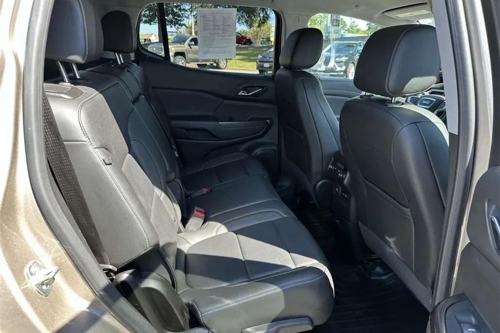 2023 Gmc Acadia SLT photo 1