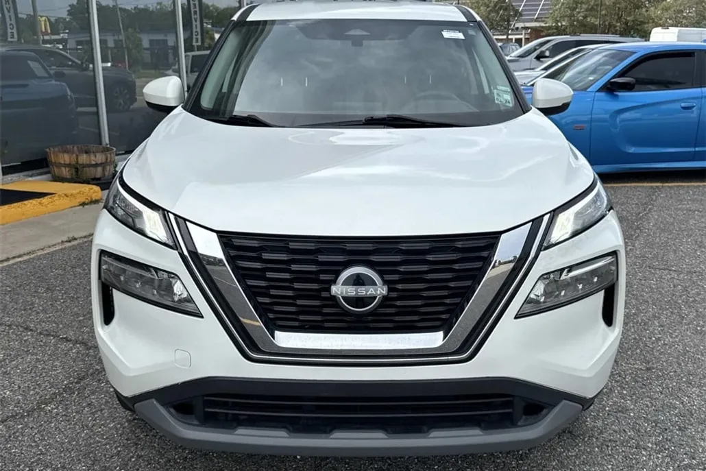 2023 Nissan Rogue SV photo 1