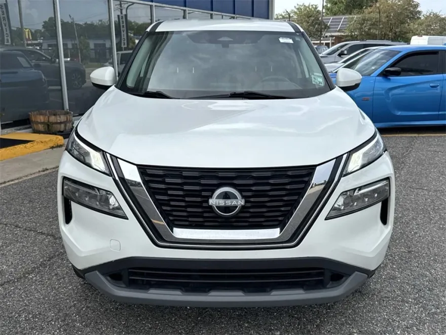 2023 Nissan Rogue SV photo 1