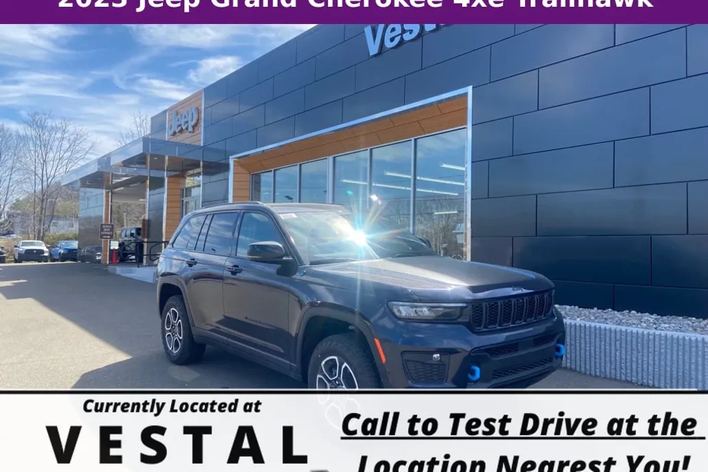 2023 Jeep Grand Cherokee Trailhawk 4xe photo 1