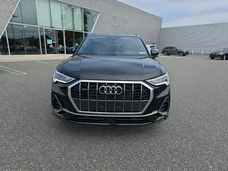 2025 Audi Q3 S line Premium Plus photo 1