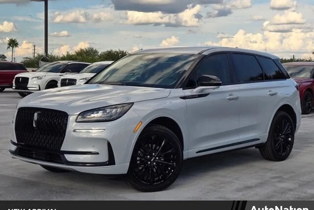 2025 Lincoln Corsair Premiere photo 1