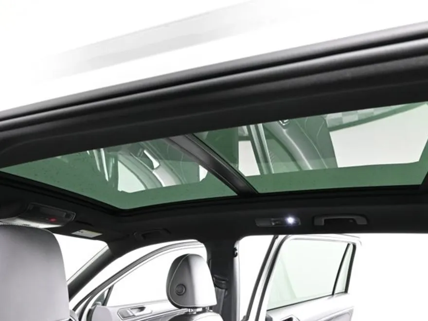 2022 Volkswagen Tiguan SE R-Line Black photo 1