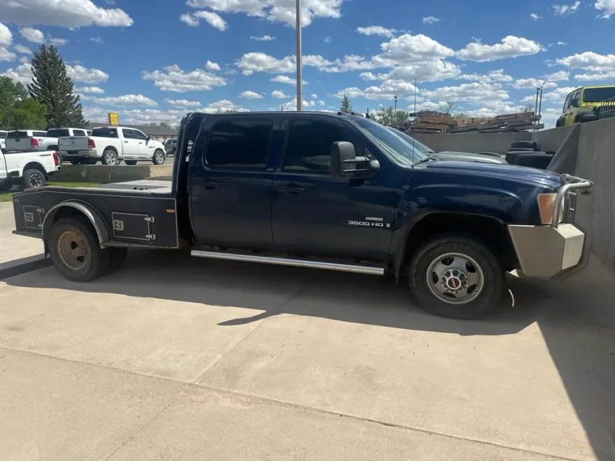 2009 Gmc Sierra 3500 SLT photo 1