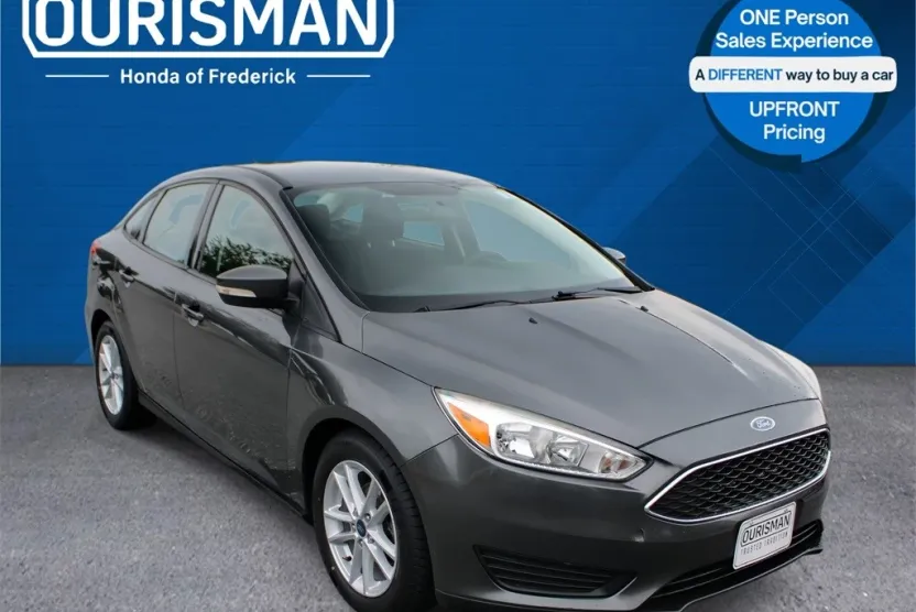 2017 Ford Focus SE photo 1