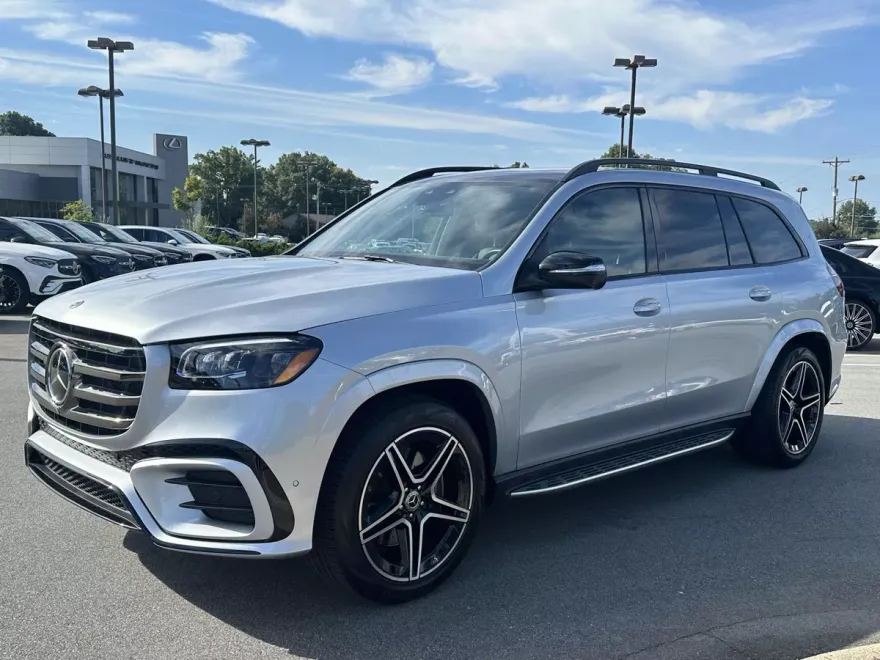 2025 Mercedes Benz GLS 450 4MATIC photo 1