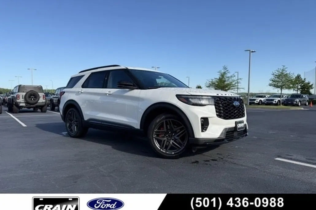 2025 Ford Explorer ST photo 1