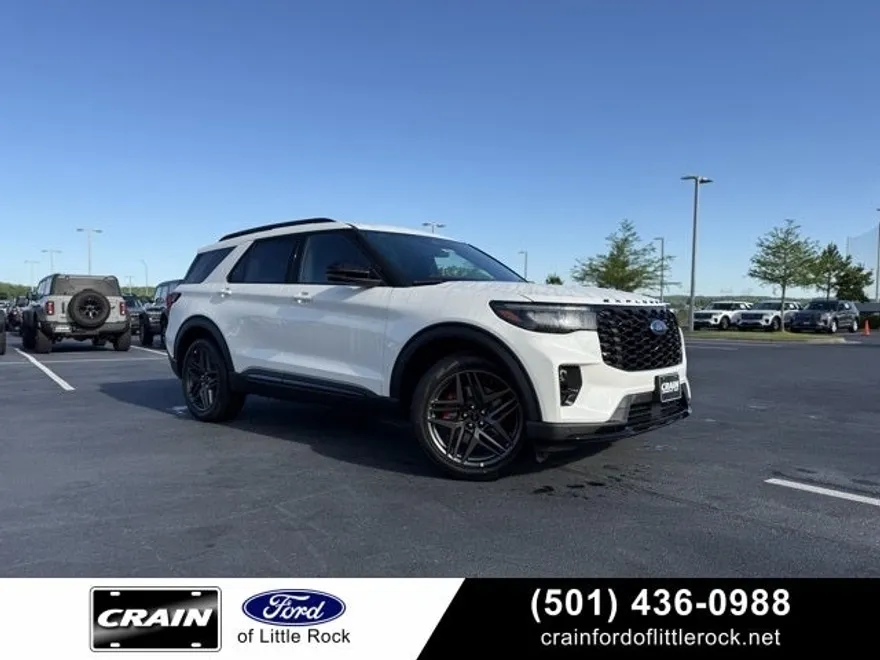 2025 Ford Explorer ST photo 1