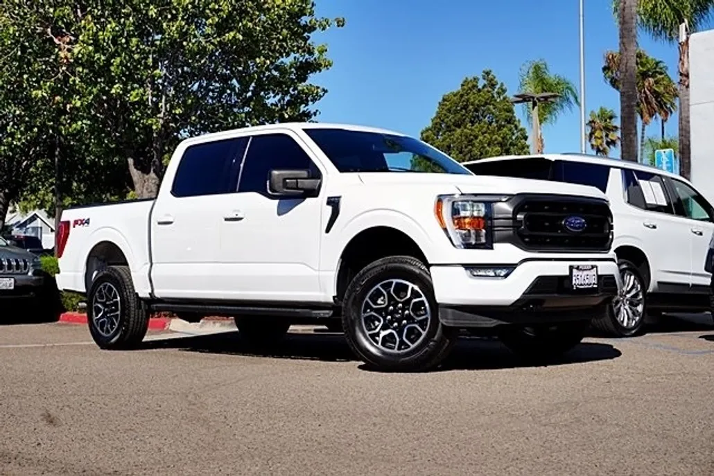 2023 Ford F-150 XLT photo 1