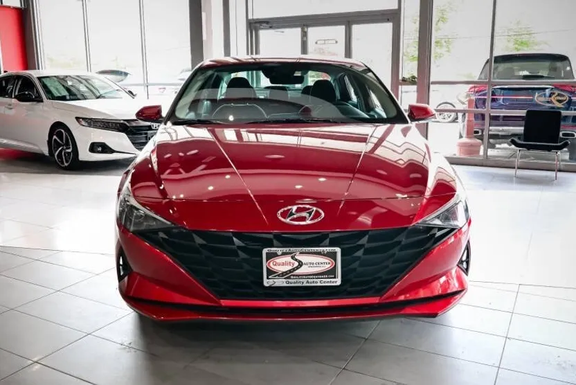 2021 Hyundai Elantra SEL photo 1