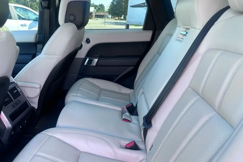 2019 Land Rover Range Rover Sport HSE photo 1