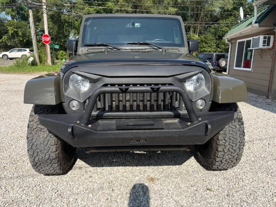 2015 Jeep Wrangler Unlimited Sahara photo 1