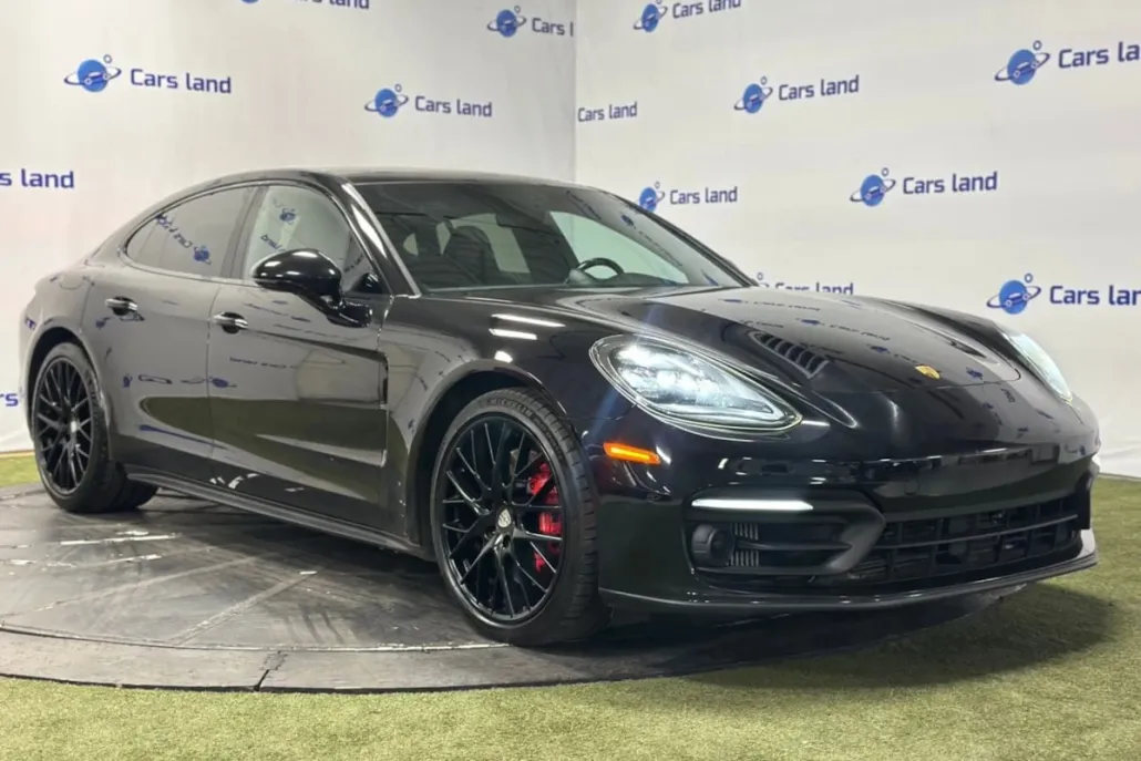 2021 Porsche Panamera 4S photo 1