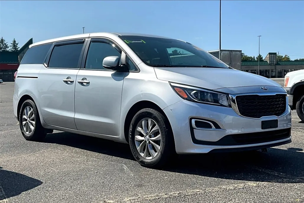 2019 Kia Sedona LX photo 1