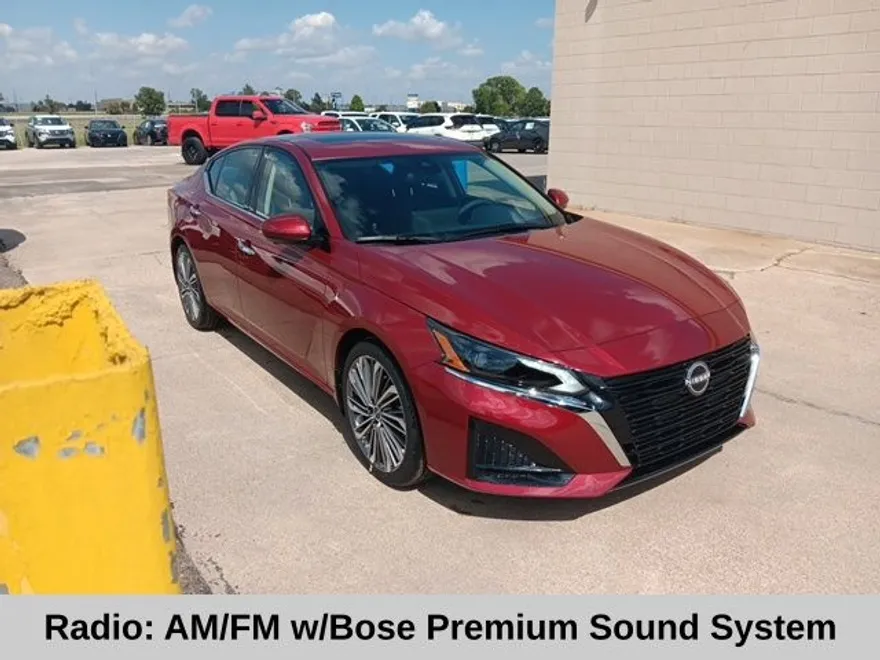 2025 Nissan Altima 2.5 SL photo 1