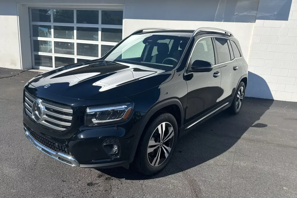 2025 Mercedes Benz GLB 250 4MATIC photo 1