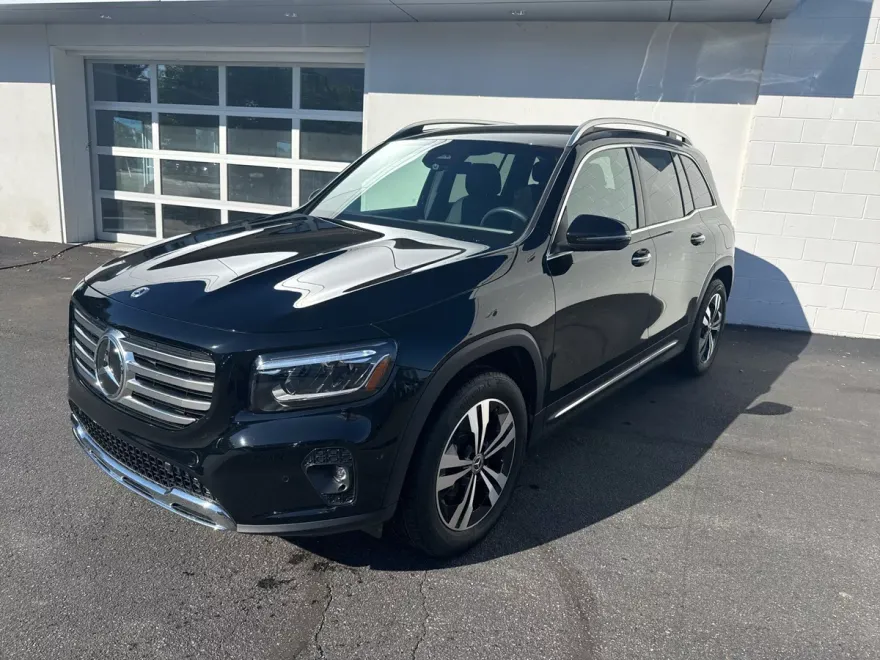 2025 Mercedes Benz GLB 250 4MATIC photo 1