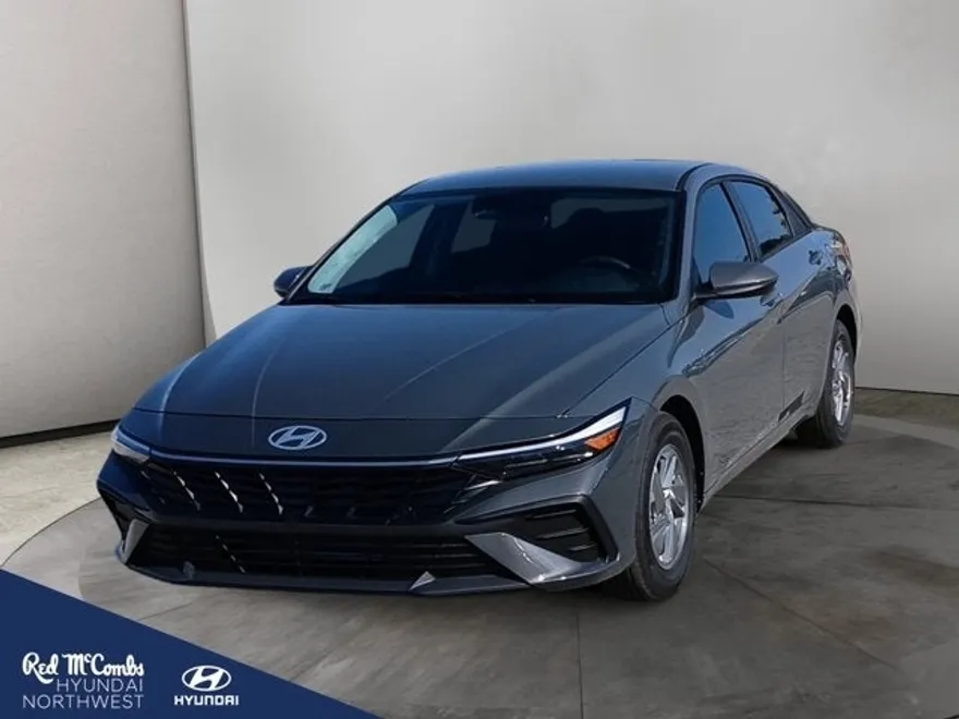 2025 Hyundai Elantra SE photo 1