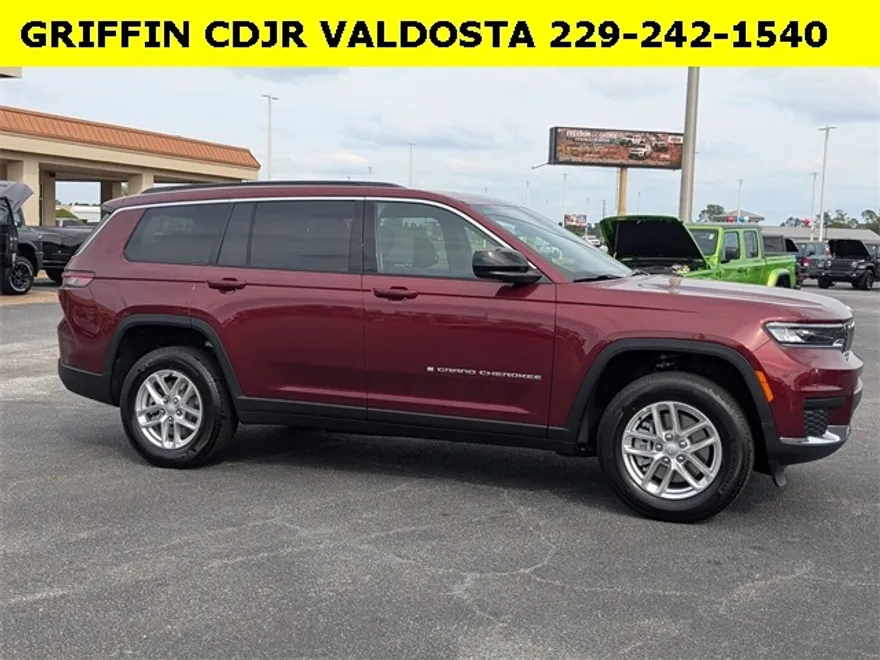 2025 Jeep Grand Cherokee Laredo X photo 1