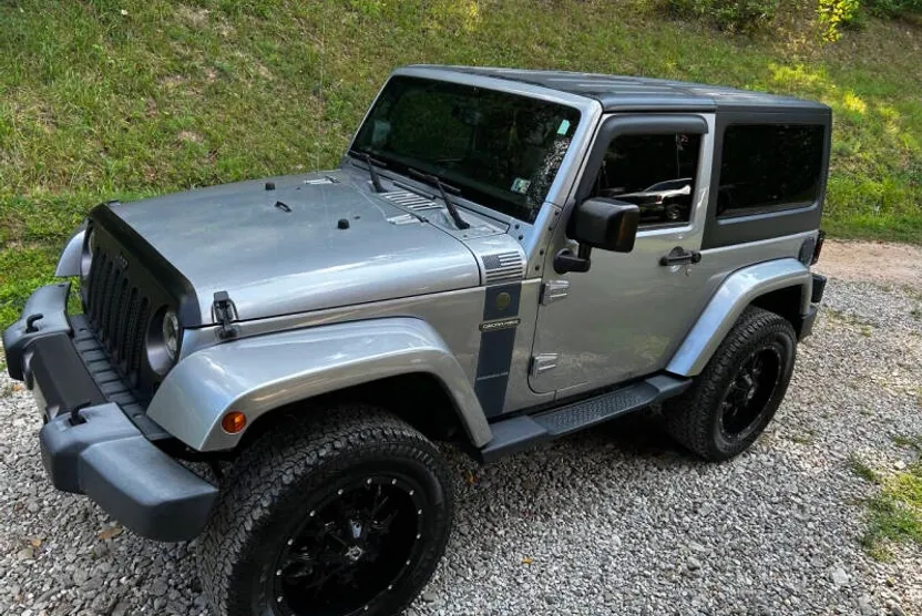 2016 Jeep Wrangler Sport photo 1