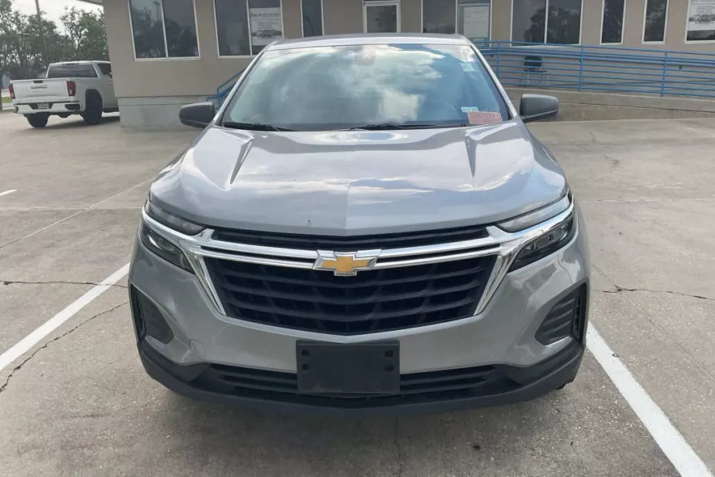 2024 Chevrolet Equinox LS photo 1