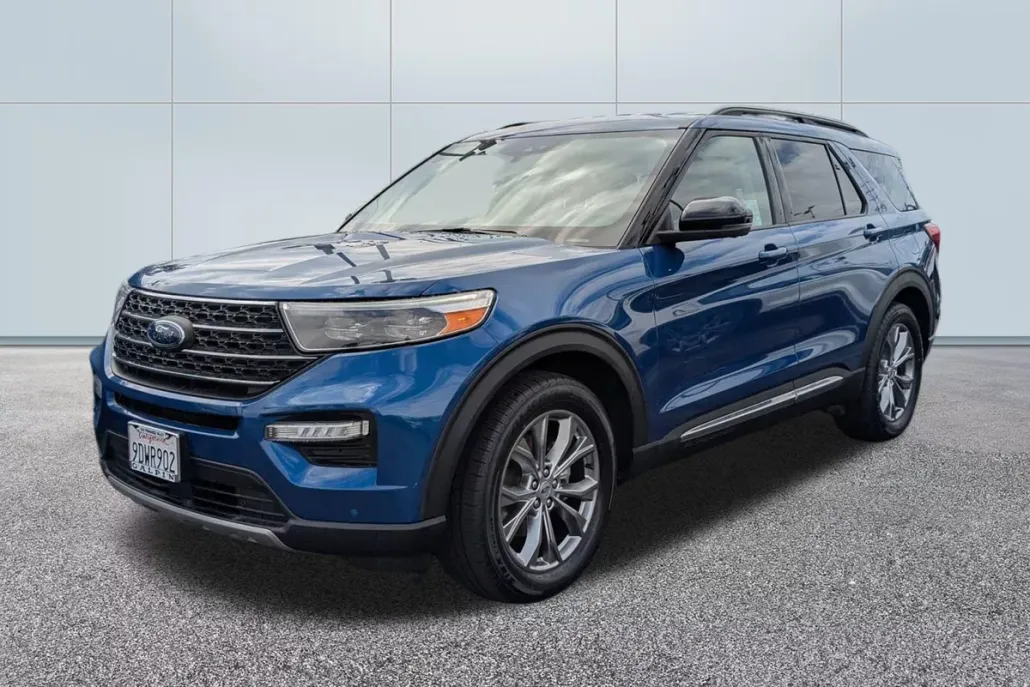 2022 Ford Explorer XLT photo 1