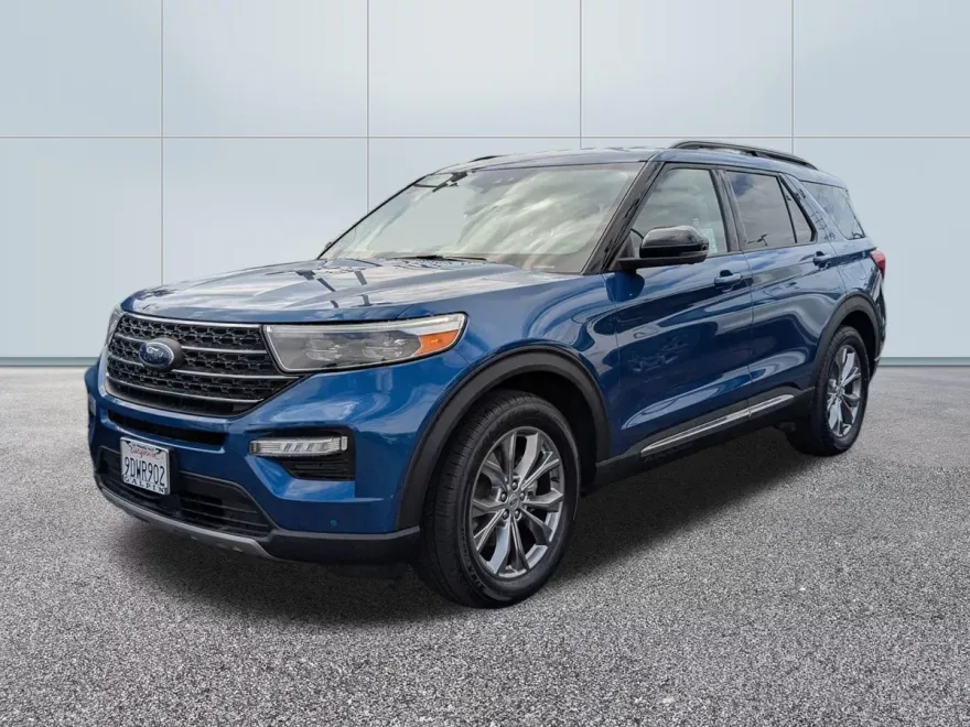 2022 Ford Explorer XLT photo 1