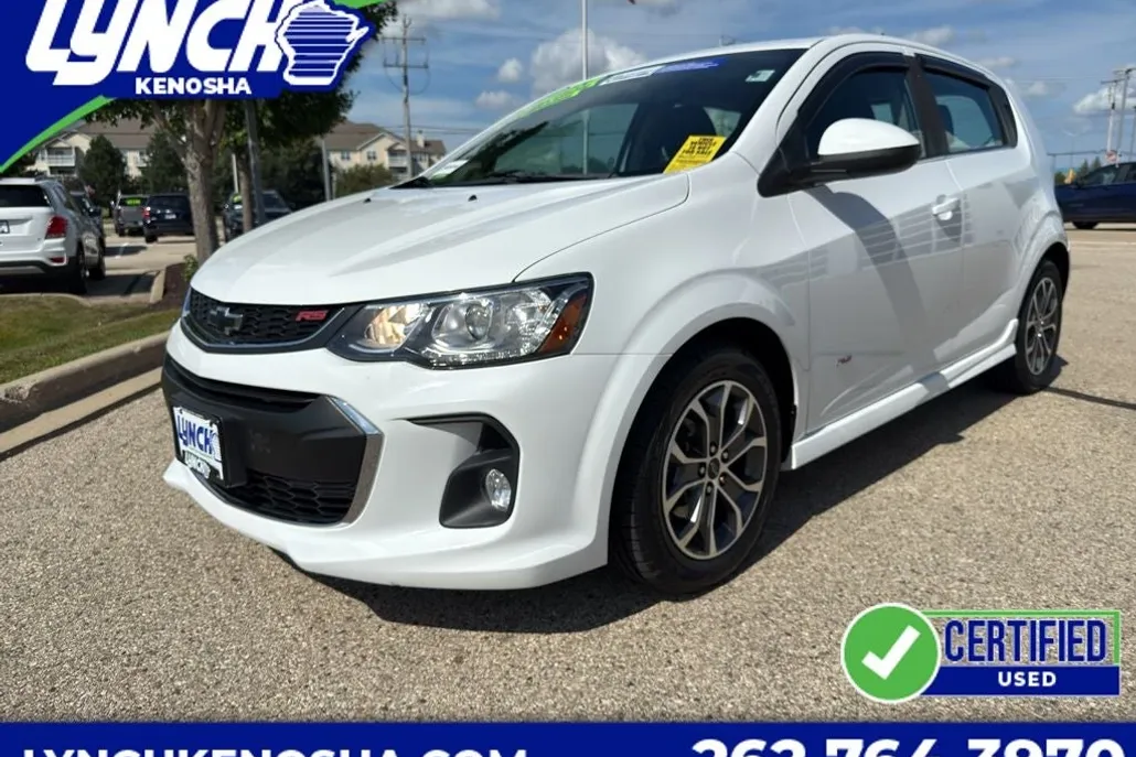 2018 Chevrolet Sonic LT photo 1