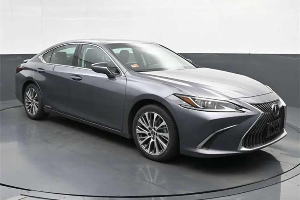 2021 Lexus ES 300h photo 1
