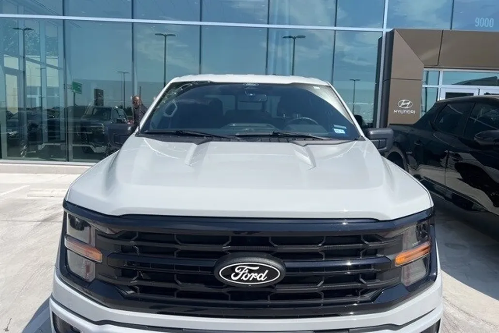 2024 Ford F-150 XLT photo 1