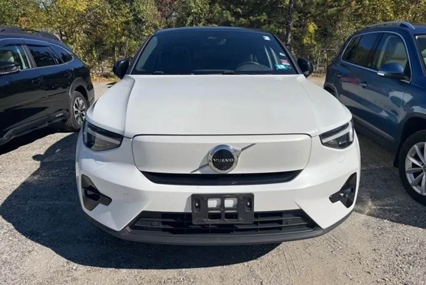 2022 Volvo C40 Recharge Ultimate photo 1