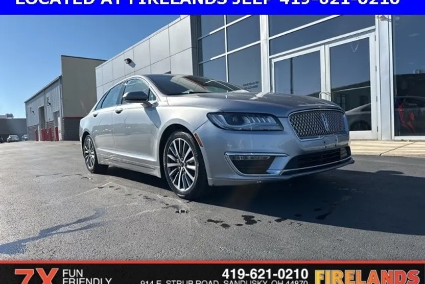 2020 Lincoln MKZ Standard photo 1