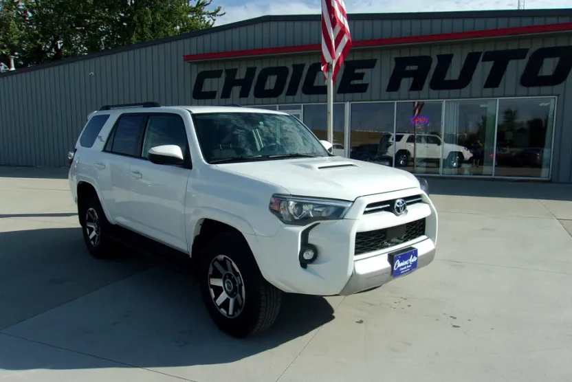 2024 Toyota 4Runner TRD photo 1