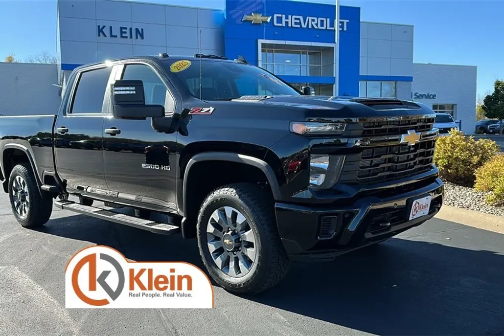 2025 Chevrolet Silverado 2500HD Custom photo 1