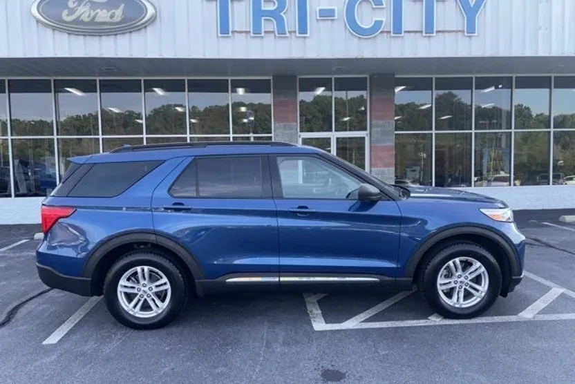2020 Ford Explorer XLT photo 1