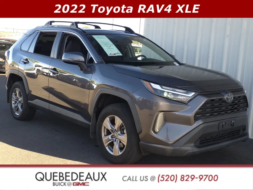 2022 Toyota RAV4 XLE photo 1