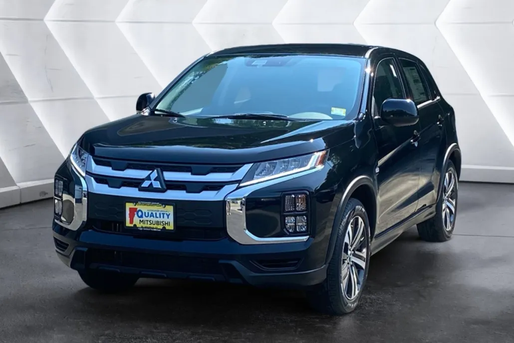2025 Mitsubishi Outlander Sport ES photo 1