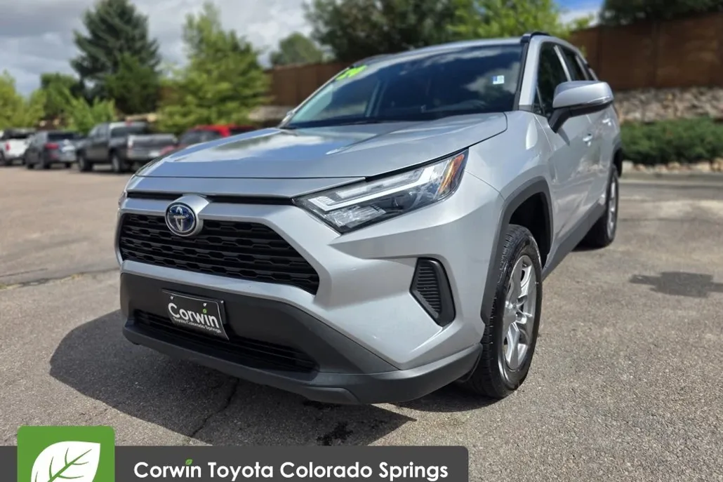 2024 Toyota RAV4 Hybrid XLE photo 1