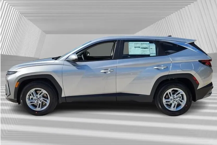 2026 Hyundai Tucson SE photo 1