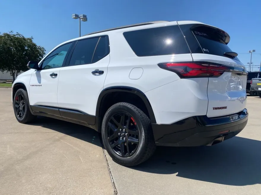 2022 Chevrolet Traverse Premier photo 1