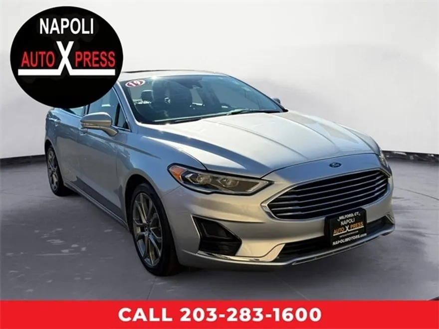 2019 Ford Fusion SEL photo 1