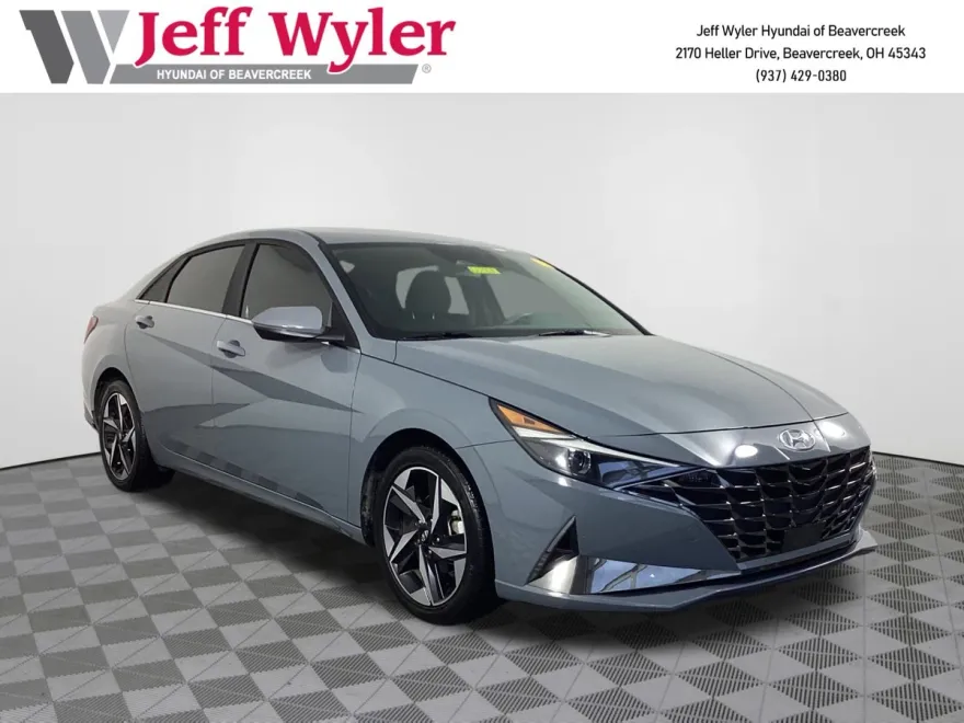2022 Hyundai Elantra SEL photo 1