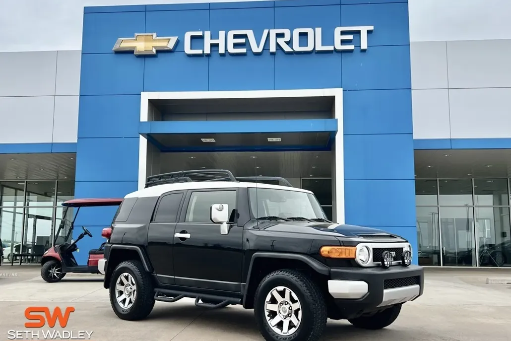 2014 Toyota FJ Cruiser Base photo 1