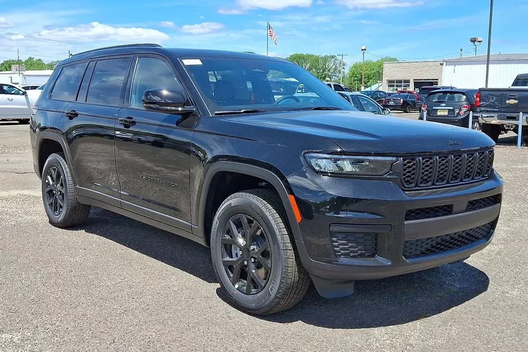 2025 Jeep Grand Cherokee Altitude X photo 1