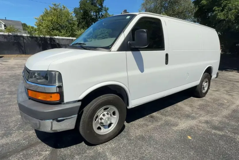 2023 Chevrolet Express 2500 Cargo photo 1