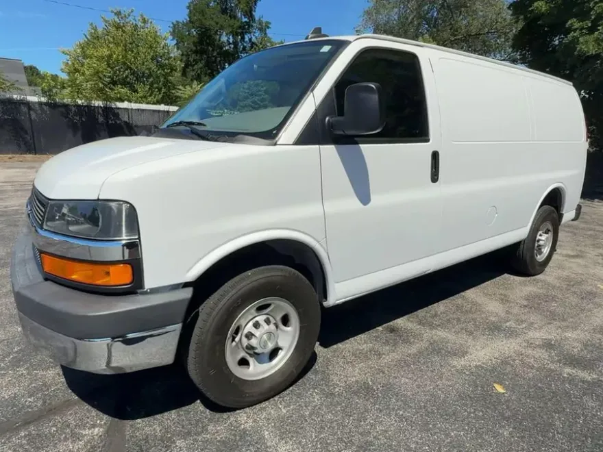 2023 Chevrolet Express 2500 Cargo photo 1