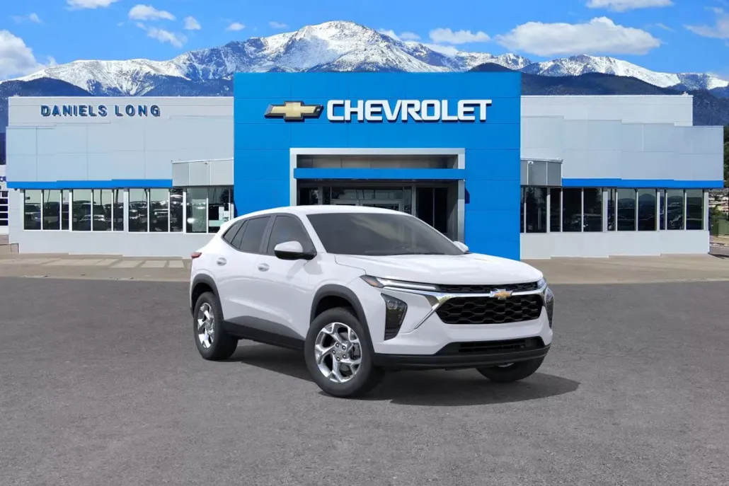 2025 Chevrolet Trax LS photo 1