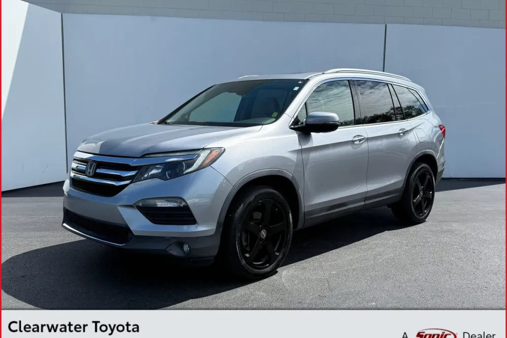2017 Honda Pilot Elite photo 1