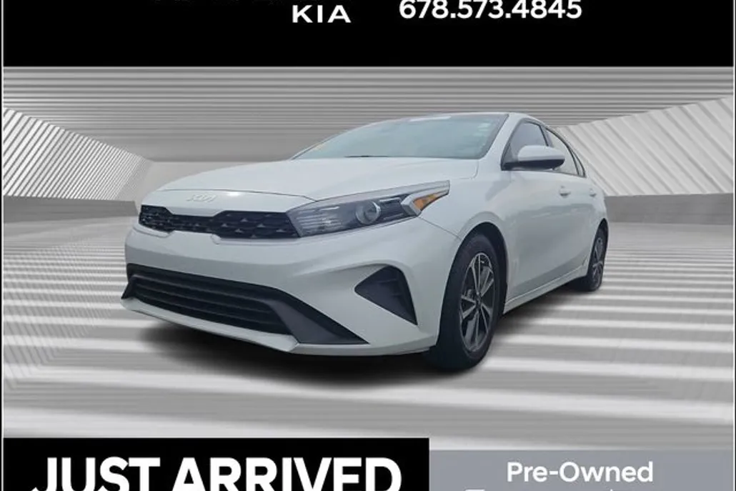 2023 Kia Forte LXS photo 1
