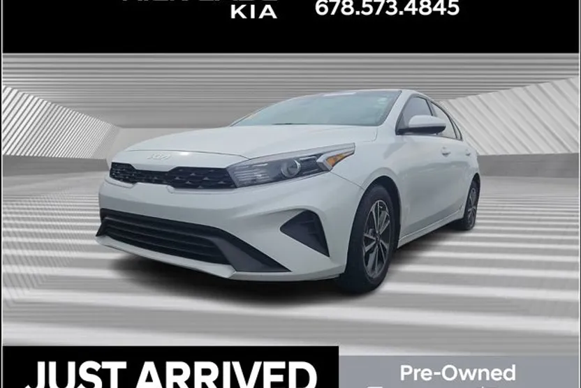 2023 Kia Forte LXS photo 1
